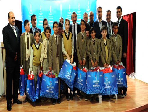 Sevgi Mağazası\’ndan 4000 Öğrenciye bayramlık kıyafet